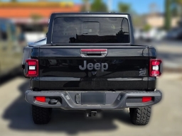 Jeep Gladiator Willys 4x4 2026