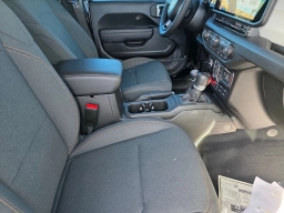 Jeep Gladiator Willys 4x4 2026