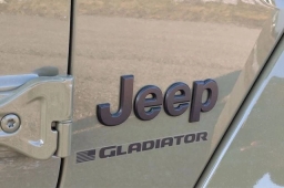 Jeep Gladiator Willys 4x4 2026