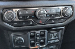 Jeep Gladiator Willys 4x4 2026