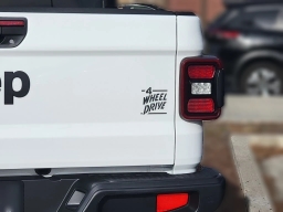 Jeep Gladiator Willys 4x4 2026