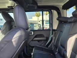 Jeep Gladiator Sahara 4x4 2026