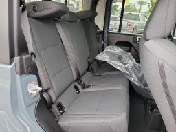 Jeep Gladiator Willys 4x4 2026