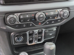 Jeep Gladiator Sahara 4x4 2026