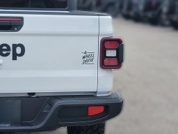 Jeep Gladiator Willys 4x4 2026