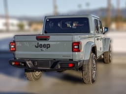 Jeep Gladiator Sahara 4x4 2026