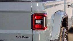 Jeep Gladiator Sahara 4x4 2026