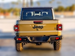Jeep Gladiator Willys 4x4 2026