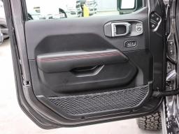 Jeep Gladiator Shadow Ops 4x4 2026