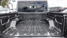 Jeep Gladiator Shadow Ops 4x4 2026