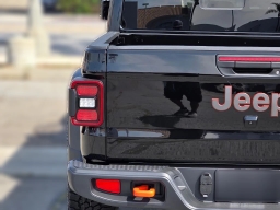 Jeep Gladiator Mojave 4x4 2026