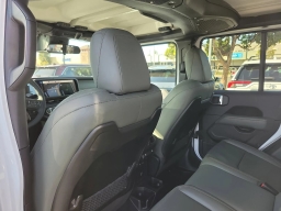 Jeep Gladiator Mojave 4x4 2026