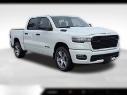 Ram 1500 Express 4x2 Crew Cab 5'7" Box 2026