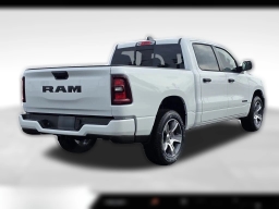 Ram 1500 Express 4x2 Crew Cab 5'7" Box 2026