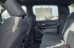 Ram 1500 Express 4x2 Crew Cab 5'7" Box 2026