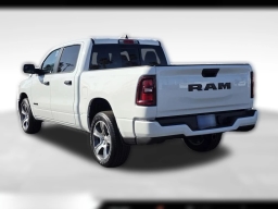 Ram 1500 Express 4x2 Crew Cab 5'7" Box 2026