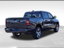 Ram 1500 Express 4x2 Crew Cab 5'7" Box 2026