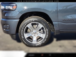 Ram 1500 Express 4x2 Crew Cab 5'7" Box 2026