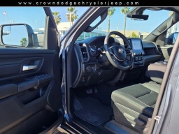 Ram 1500 Express 4x2 Crew Cab 5'7" Box 2026