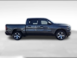 Ram 1500 Express 4x2 Crew Cab 5'7" Box 2026