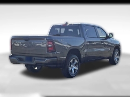 Ram 1500 Express 4x2 Crew Cab 5'7" Box 2026