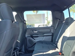 Ram 1500 Express 4x2 Crew Cab 5'7" Box 2026