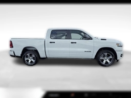 Ram 1500 Express 4x2 Crew Cab 5'7" Box 2026