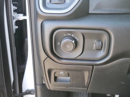 Ram 1500 Tradesman 4x2 Crew Cab 5'7" Box 2026