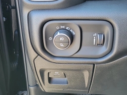 Ram 1500 Express 4x2 Crew Cab 5'7" Box 2026