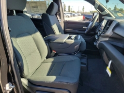 Ram 1500 Express 4x2 Crew Cab 5'7" Box 2026