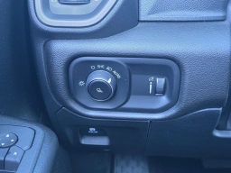 Ram 1500 Tradesman 4x4 Crew Cab 5'7" Box 2025