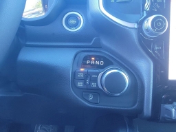 Ram 1500 Big Horn 4x4 Crew Cab 5'7" Box 2025