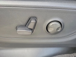 Ram 1500 Big Horn 4x4 Crew Cab 5'7" Box 2026