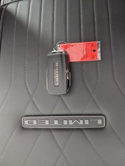 Ram 1500 Limited 4x4 Crew Cab 5'7" Box 2026