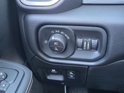 Ram 1500 Laramie 4x4 Crew Cab 5'7" Box 2026