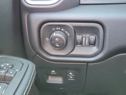 Ram 1500 Laramie 4x4 Crew Cab 5'7" Box 2026