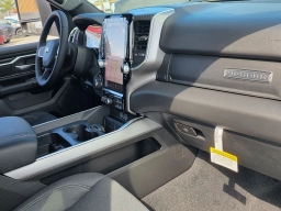 Ram 1500 Big Horn 4x4 Crew Cab 6'4" Box 2026