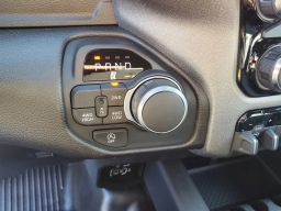 Ram 1500 Tradesman 4x4 Crew Cab 6'4" Box 2025