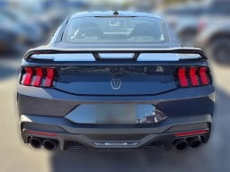 Ford Mustang Dark Horse Fastback 2025