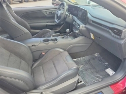 Ford Mustang Dark Horse Fastback 2025