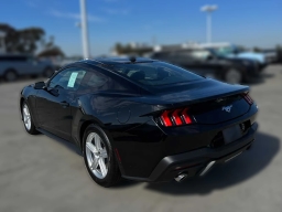 Ford Mustang EcoBoost Fastback 2026