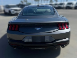 Ford Mustang EcoBoost Fastback 2026