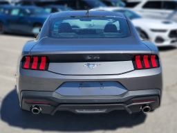 Ford Mustang EcoBoost Fastback 2026