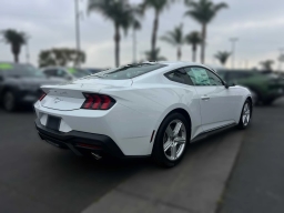 Ford Mustang EcoBoost Fastback 2026