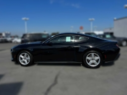 Ford Mustang EcoBoost Fastback 2026