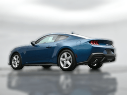 Ford Mustang EcoBoost Fastback 2026