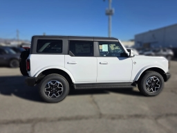 Ford Bronco Outer Banks 4 Door 4x4 2025