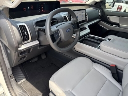 Ford Expedition Active 4x2 2025