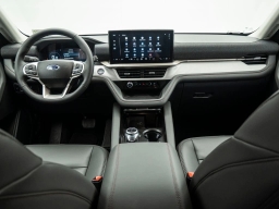 Ford Explorer Active RWD 2025