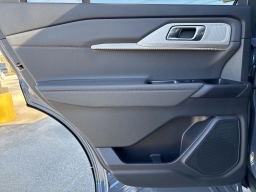 Ford Explorer Active w/200A Pkg RWD 2026